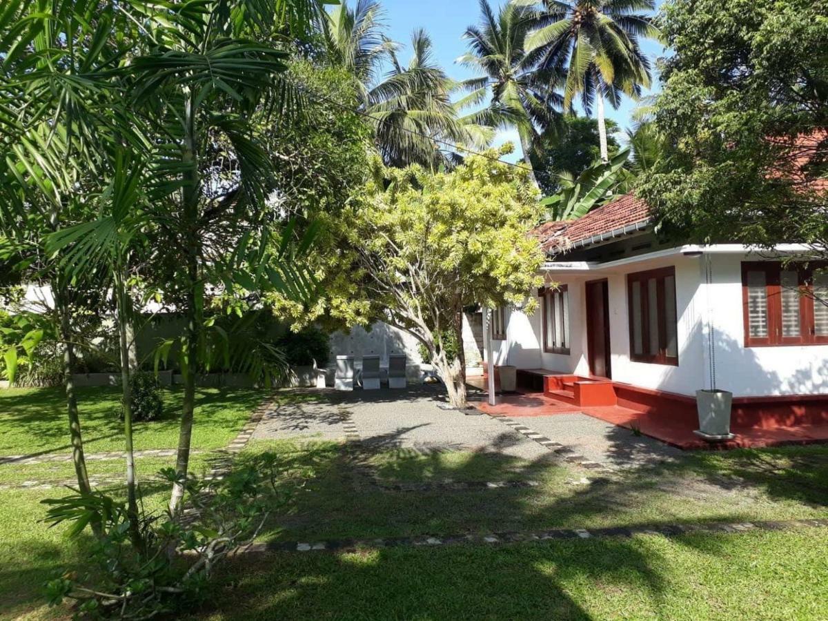 Circus Lagoon Hideaway Bed and Breakfast Dodanduwa Exterior foto