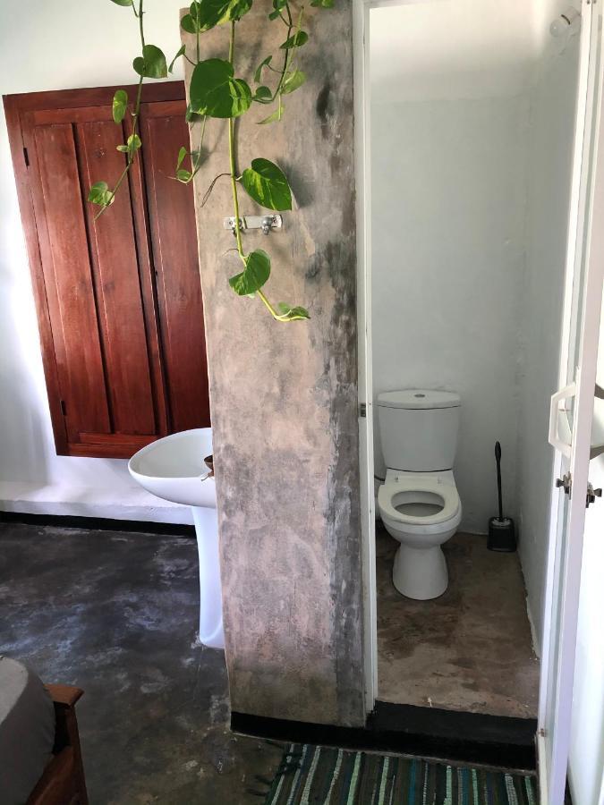 Circus Lagoon Hideaway Bed and Breakfast Dodanduwa Exterior foto